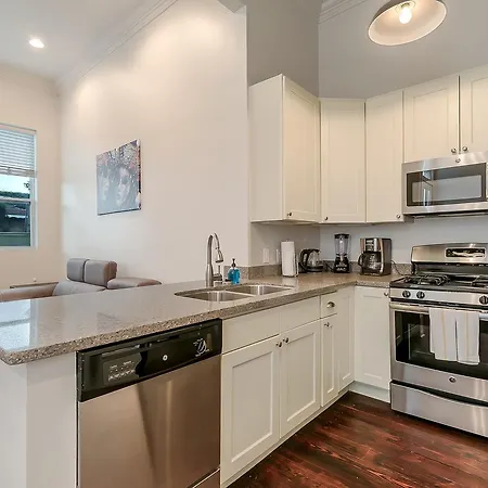 Modern 2Br On Carondelet By Hosteeva Apartment New Orleans Exterior photo