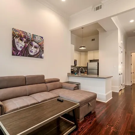 Modern 2Br On Carondelet By Hosteeva Apartment New Orleans Exterior photo