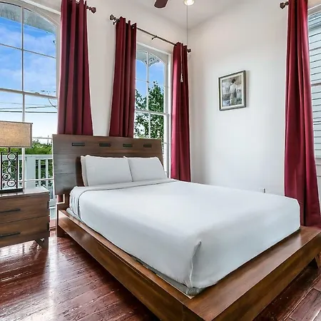 Modern 2Br On Carondelet By Hosteeva Apartment New Orleans Exterior photo